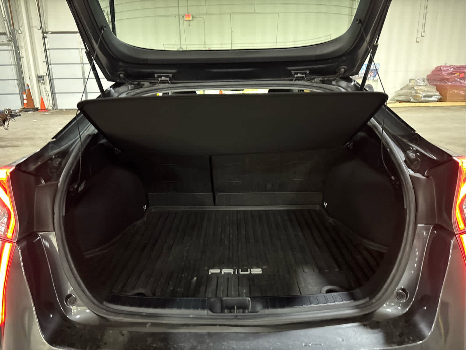 Used 2017 Toyota Prius Three Touring FWD image 7