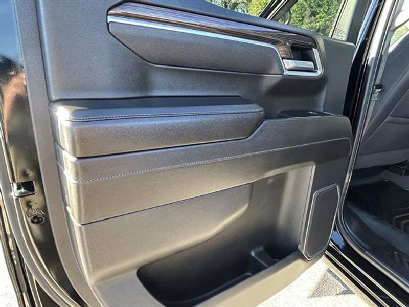Used 2025 Chevrolet Silverado 1500 LT image 24