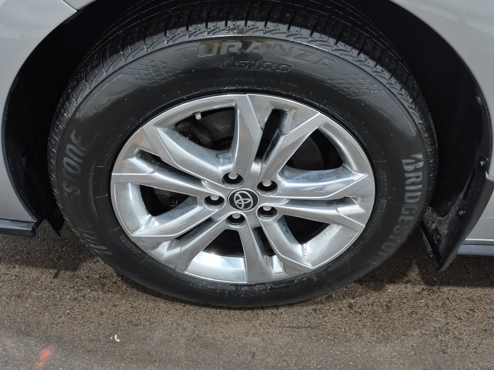 Used 2023 Toyota Sienna XSE AWD/4WD image 14