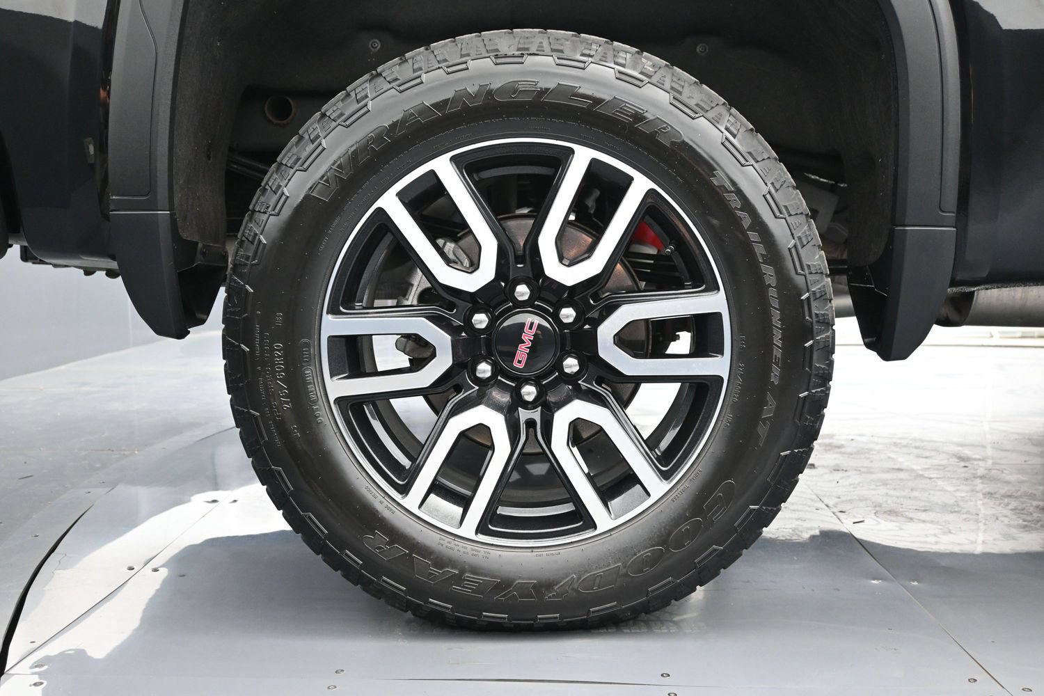 Used 2024 GMC Sierra 1500 AT4 w/ AT4 Preferred Package AWD/4WD image 18