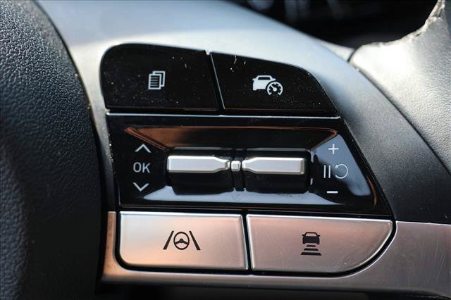 Certified 2024 Hyundai Elantra Limited FWD image 16