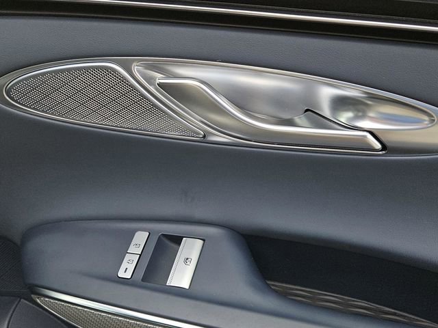 Used 2022 Genesis GV70 2.5T w/ Sport Prestige Package image 33