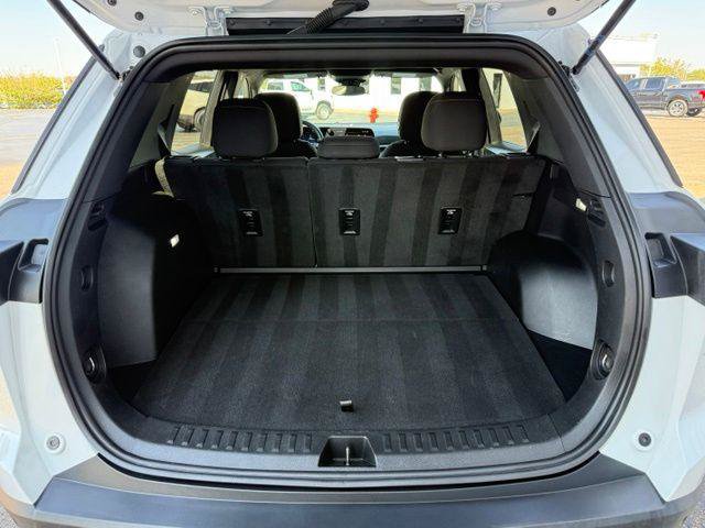 Used 2025 Chevrolet Equinox LT AWD/4WD image 4