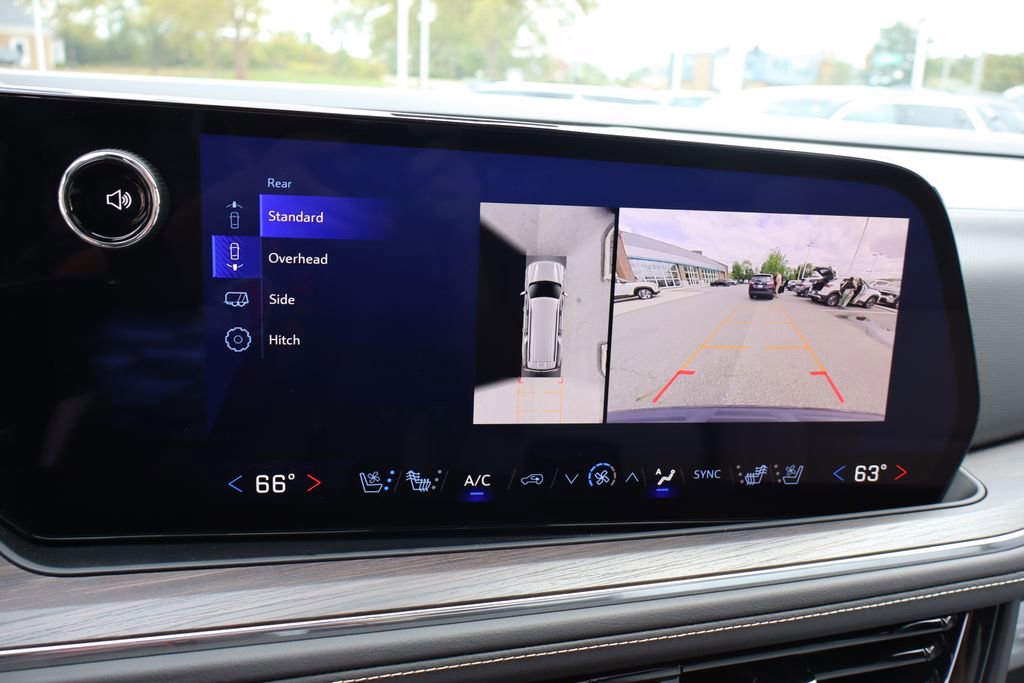 New 2025 Chevrolet Suburban Premier image 22