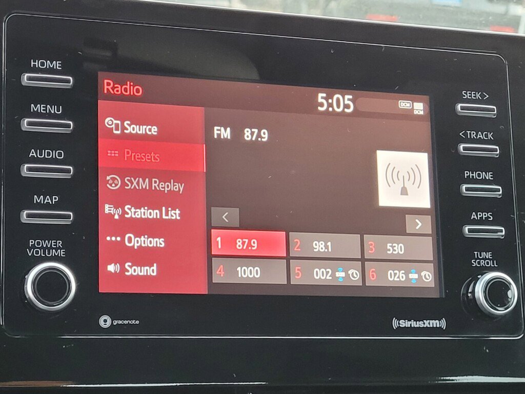 Used 2023 Toyota Camry SE image 14