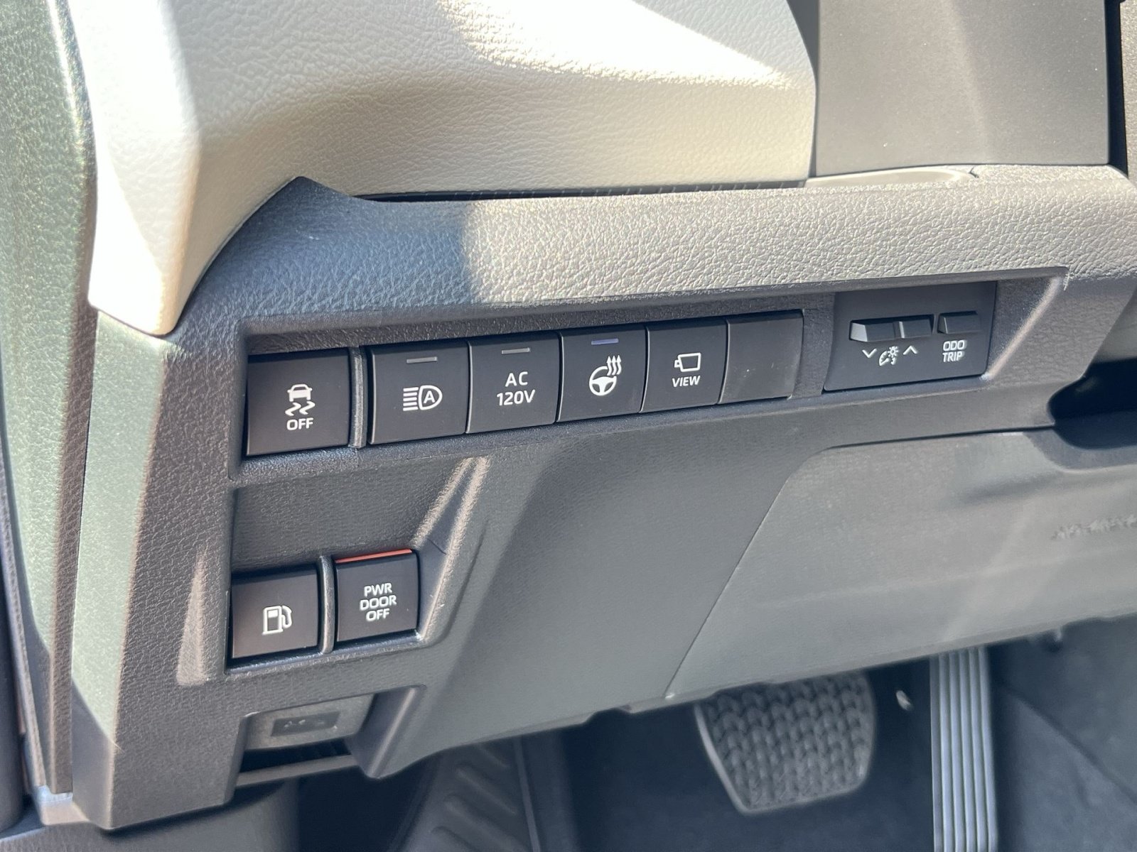 New 2026 Toyota Sienna Platinum AWD/4WD image 24