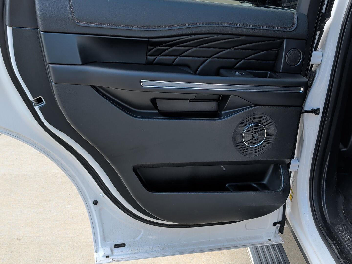 Used 2019 Ford Expedition Platinum AWD/4WD image 24