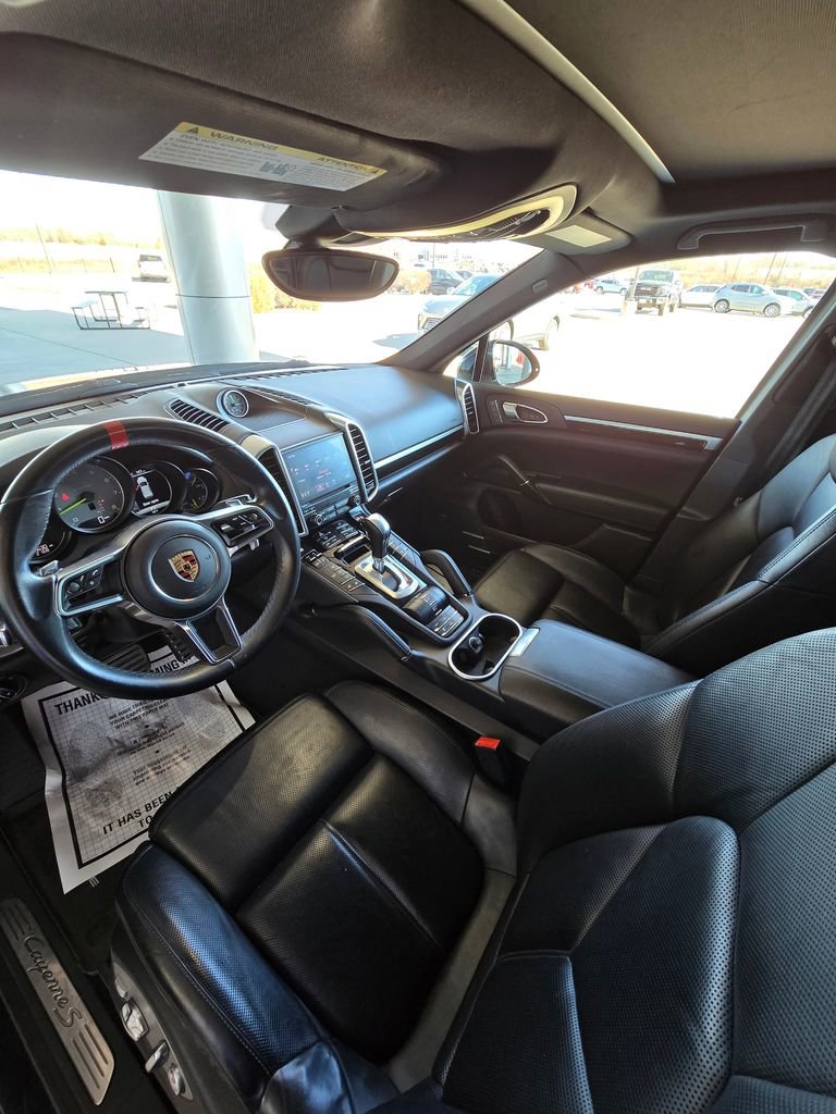 Used 2017 Porsche Cayenne S image 14