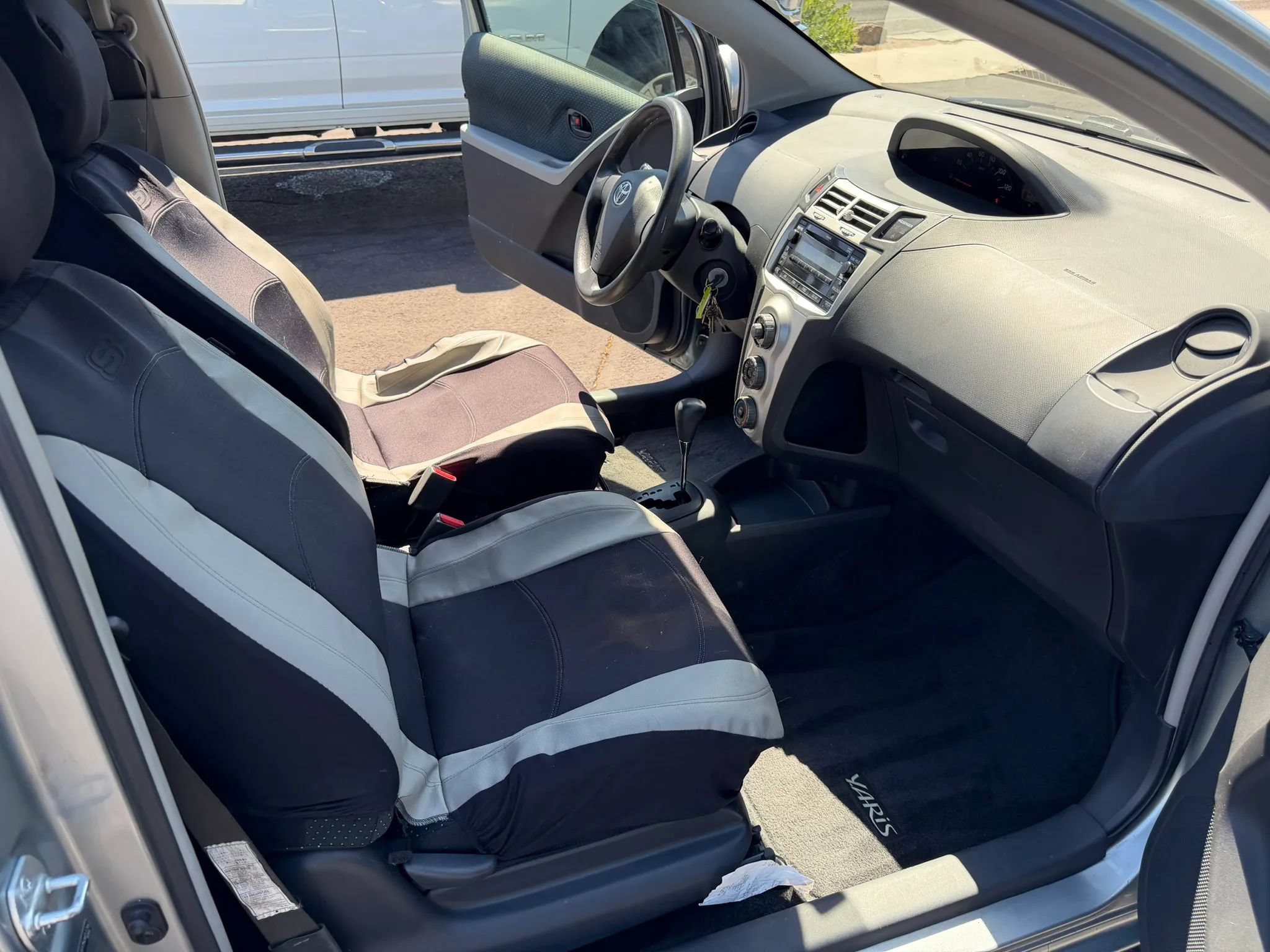 Used 2007 Toyota Yaris 2-Door Hatchback FWD image 20
