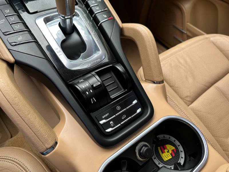 Used 2011 Porsche Cayenne S AWD/4WD image 31