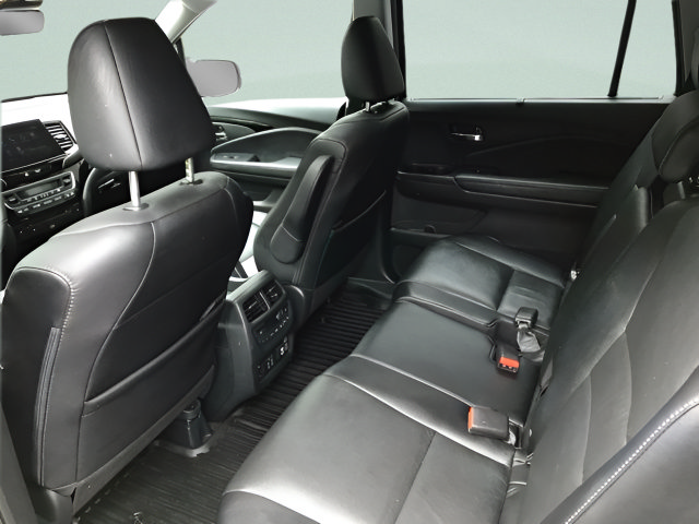 Used 2022 Honda Pilot Touring image 12