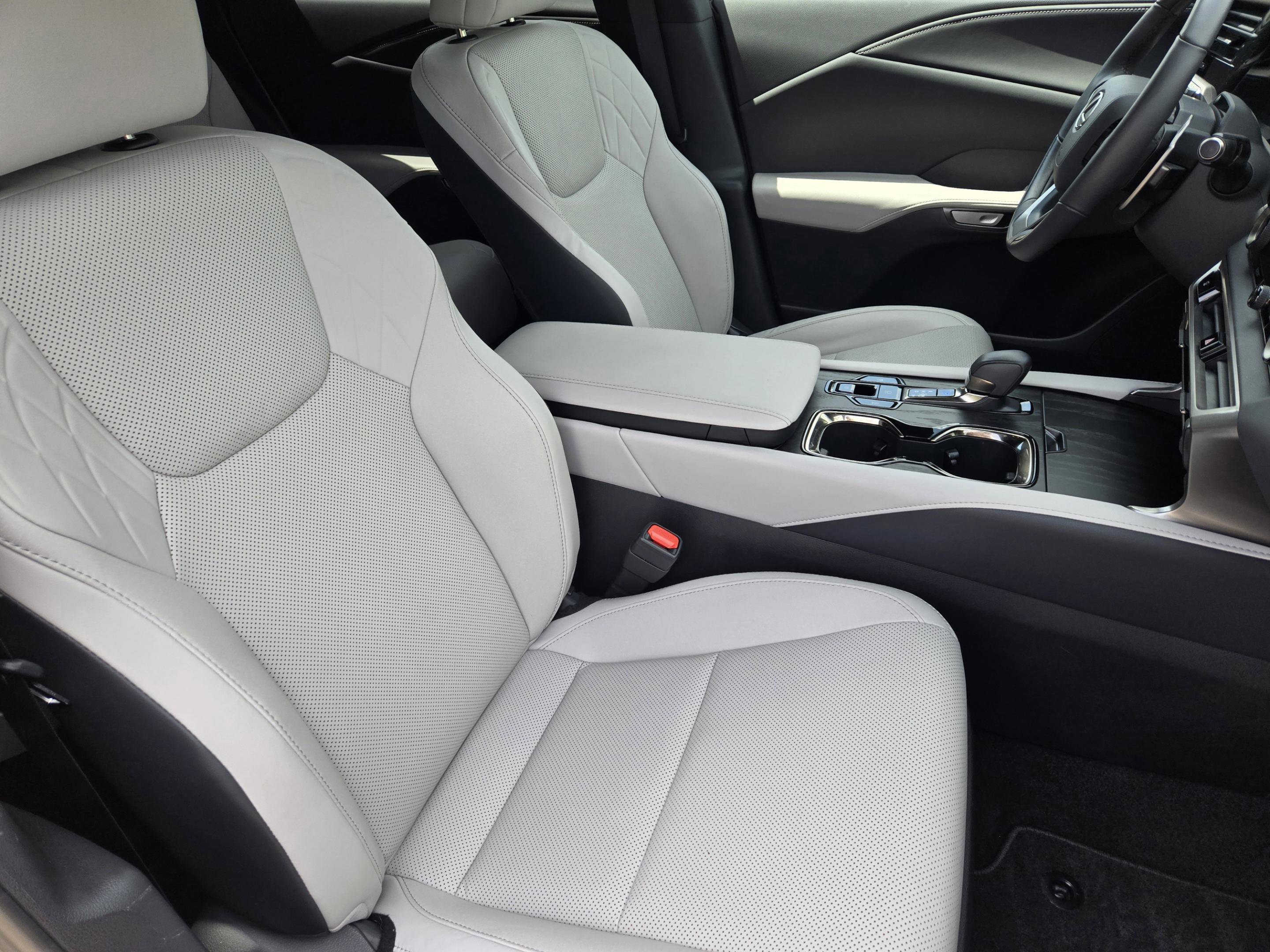 Used 2025 Lexus RX 350 Premium w/ Convenience Package FWD image 10