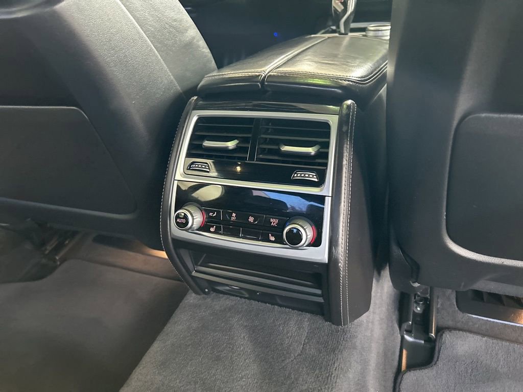 Used 2022 BMW 740i xDrive w/ M Sport Package image 27