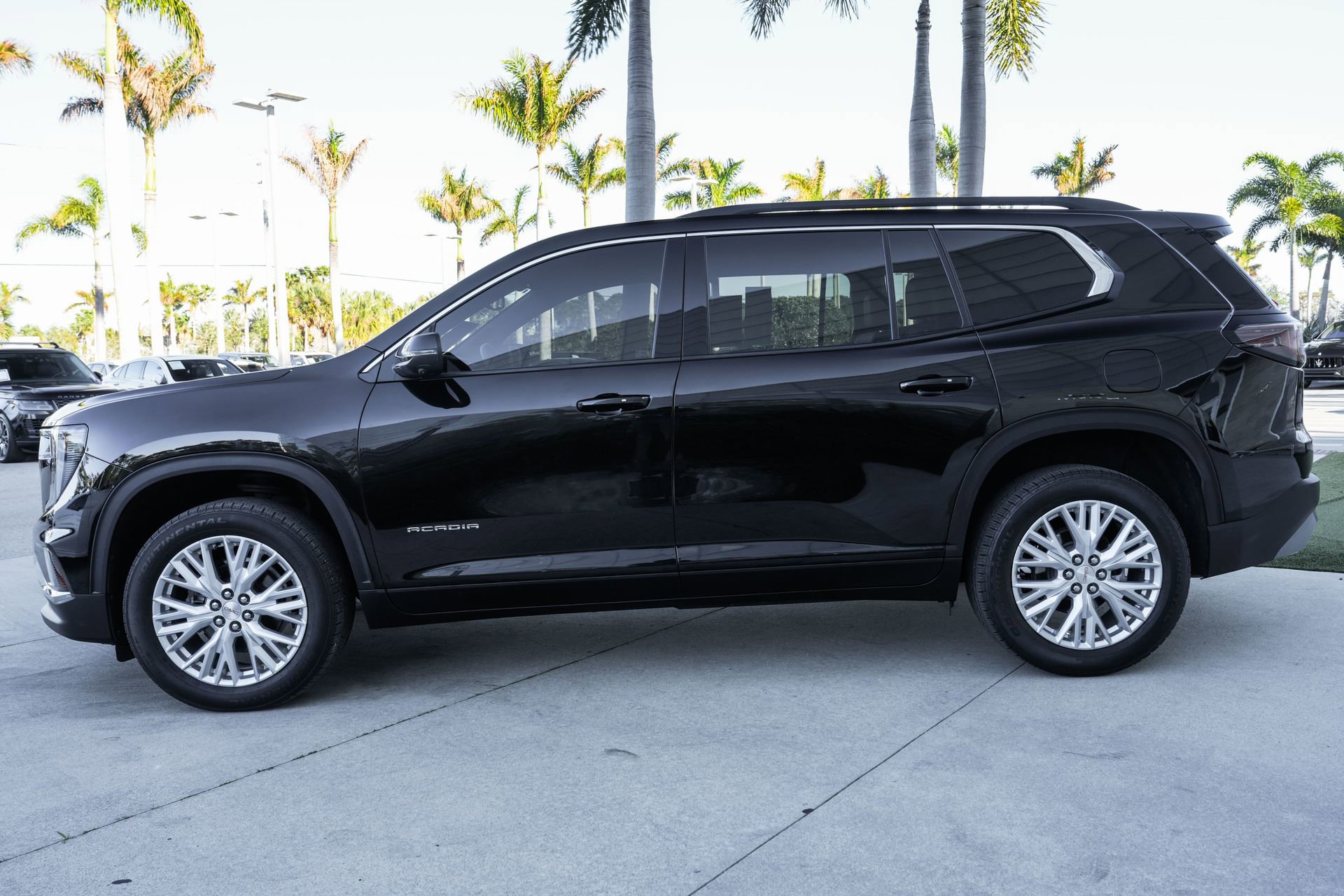 Used 2024 GMC Acadia Elevation image 23