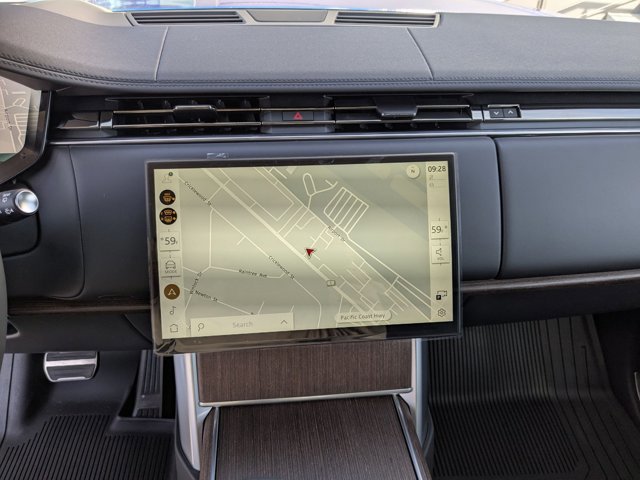 New 2026 Land Rover Range Rover SE image 12