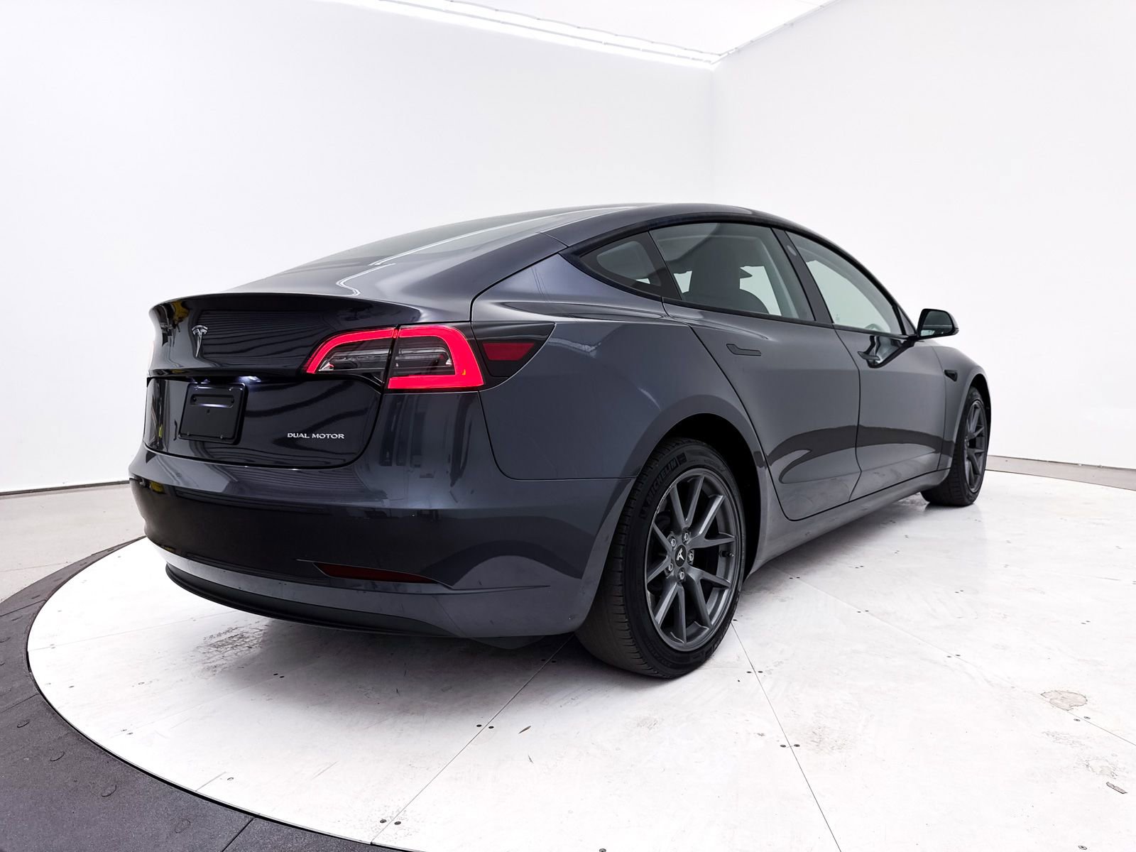 Used 2023 Tesla Model 3 Long Range image 17