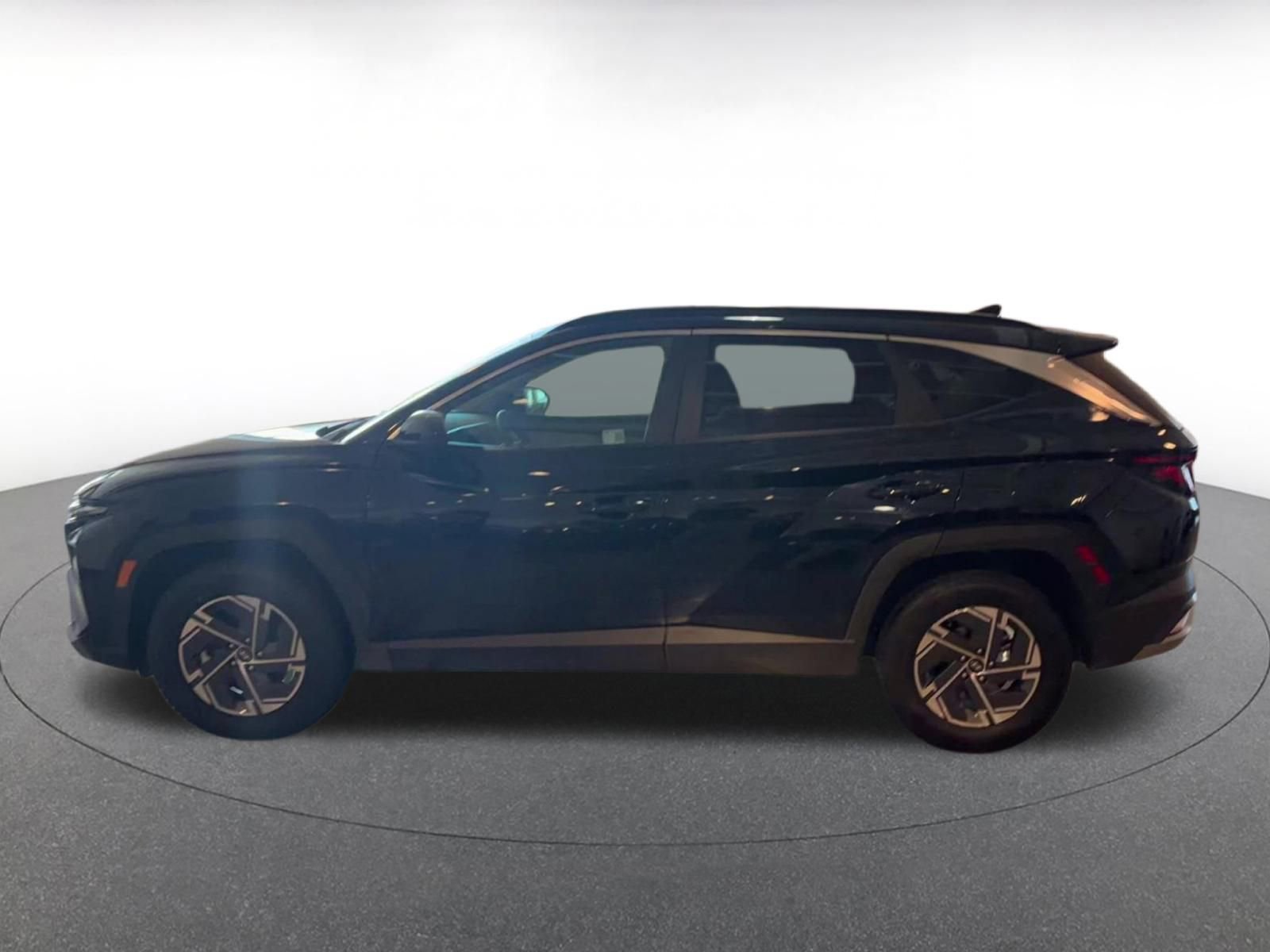 Used 2025 Hyundai Tucson Blue image 9