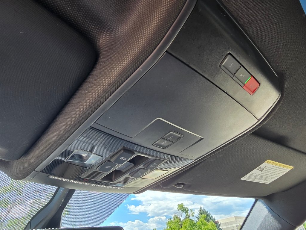 Used 2021 Volkswagen Atlas Cross Sport SE w/ Panoramic Sunroof Package FWD image 23