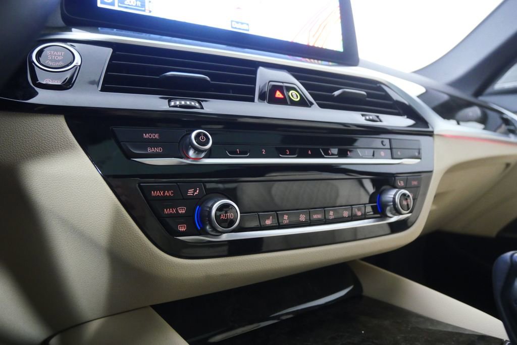 Certified 2023 BMW 530i w/ Premium Package image 24