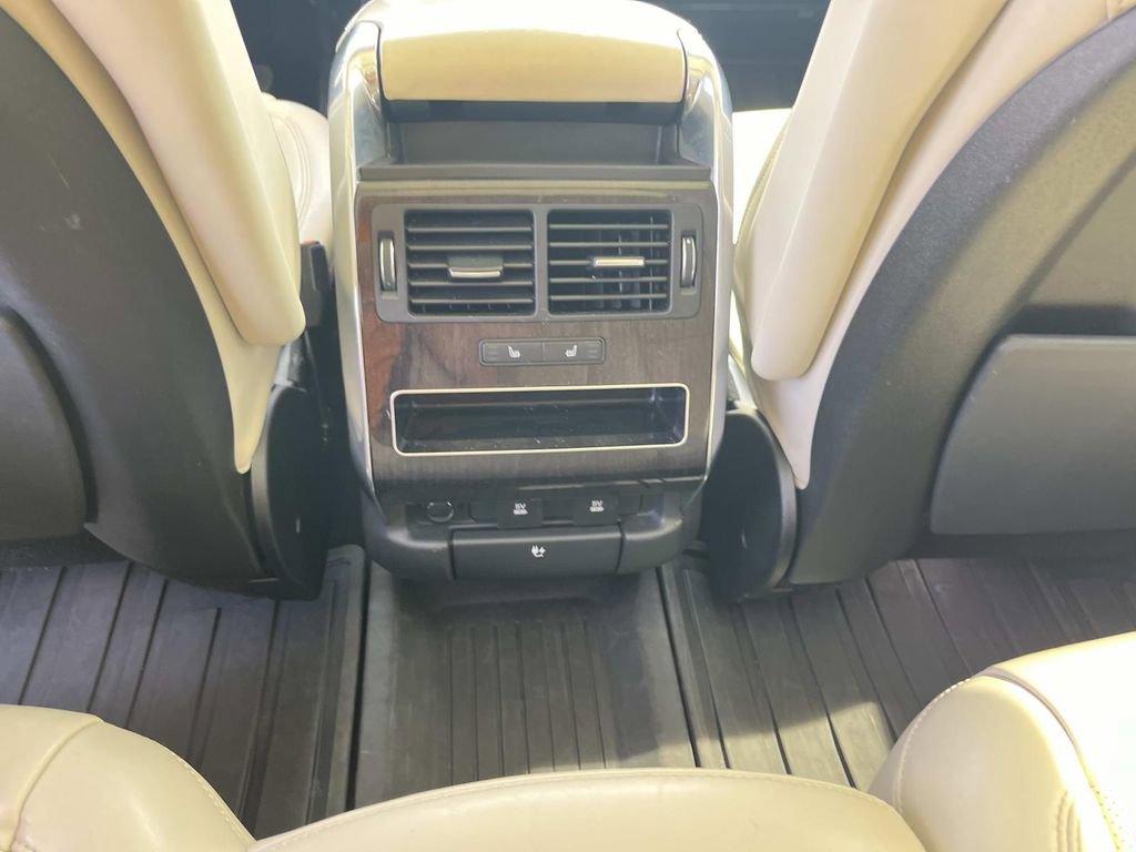Used 2020 Land Rover Range Rover Sport HSE image 17