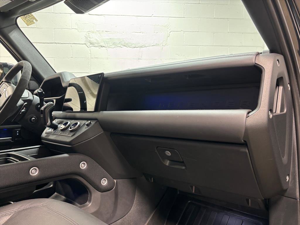 Used 2024 Land Rover Defender 90 V8 image 27