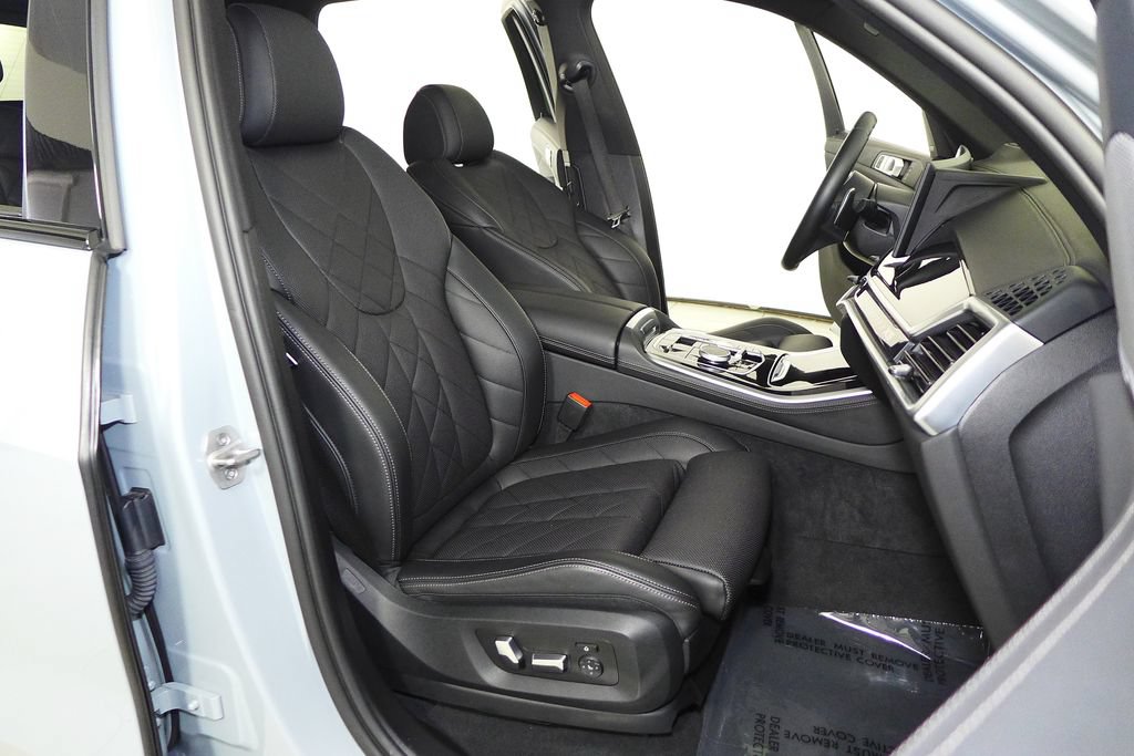 Used 2024 BMW X5 xDrive50e w/ M Sport Package AWD/4WD image 19
