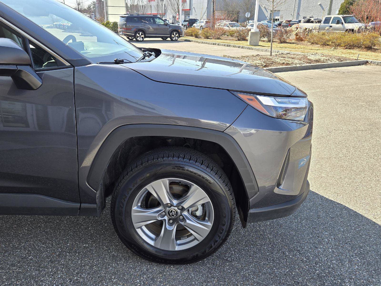 Used 2025 Toyota RAV4 LE AWD/4WD image 13