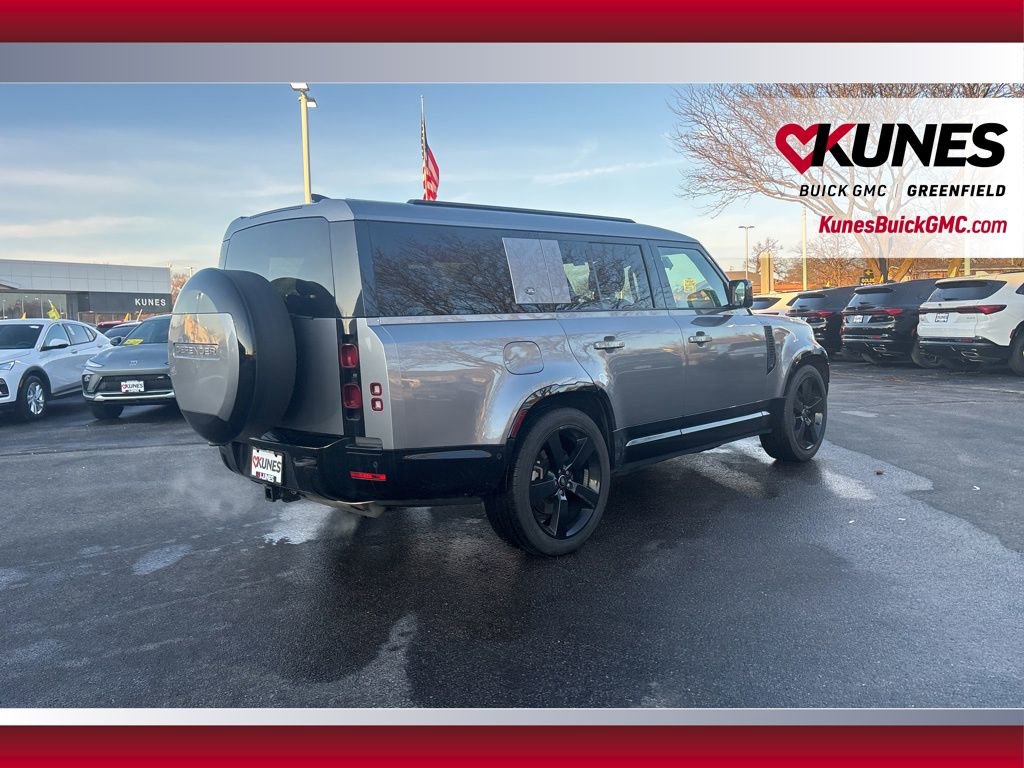 Used 2024 Land Rover Defender 130 X-Dynamic SE AWD/4WD image 5