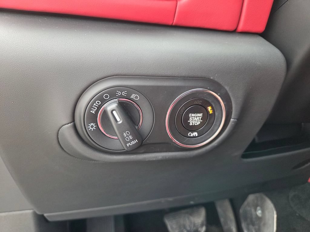Used 2021 Maserati Levante GranLusso AWD/4WD image 26