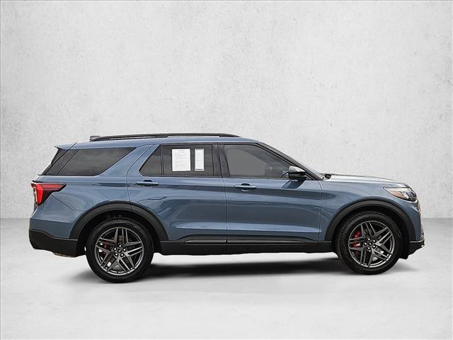 Used 2025 Ford Explorer ST AWD/4WD image 4