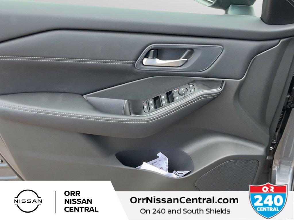 New 2027 Nissan Rogue Dark Armor FWD image 16