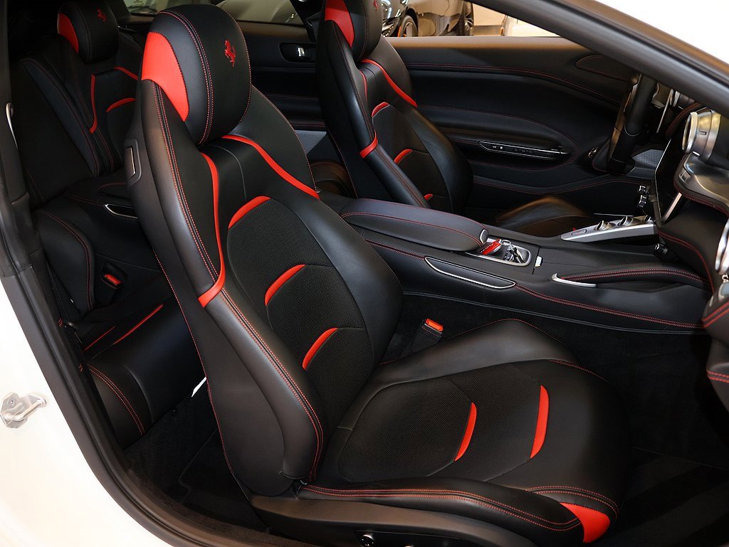 Certified 2018 Ferrari GTC4Lusso image 33