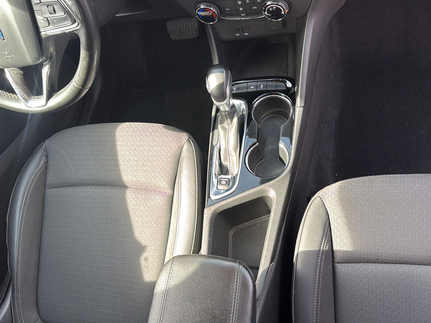 Used 2024 Buick Encore GX Preferred image 29