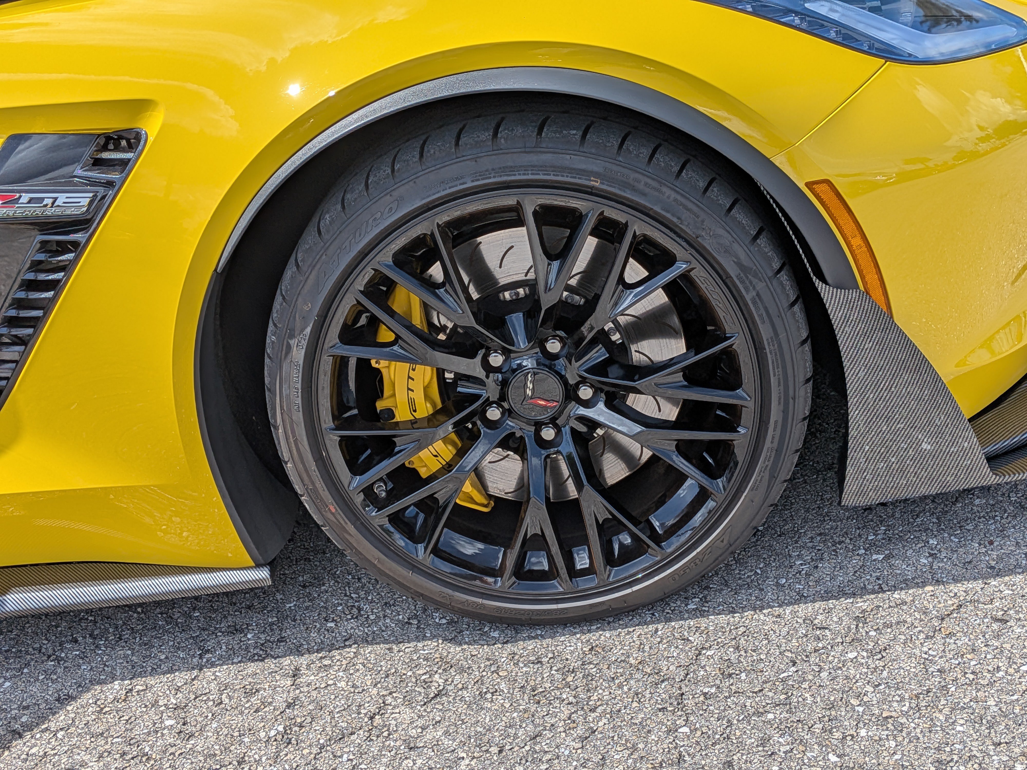Used 2016 Chevrolet Corvette Z06 w/ 3LZ Preferred Equipment Group RWD image 11