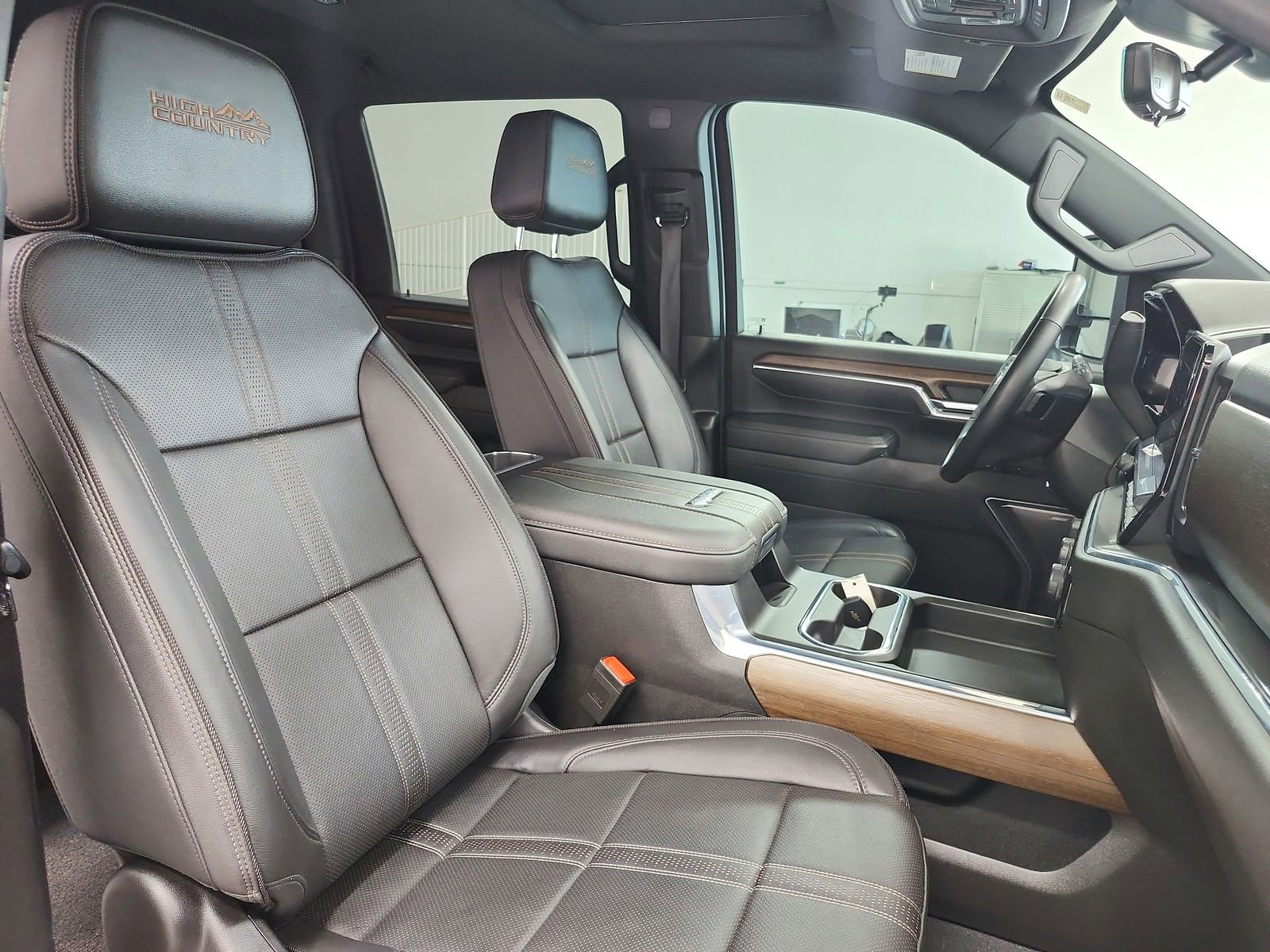 Used 2024 Chevrolet Silverado 2500 High Country w/ Technology Package image 41