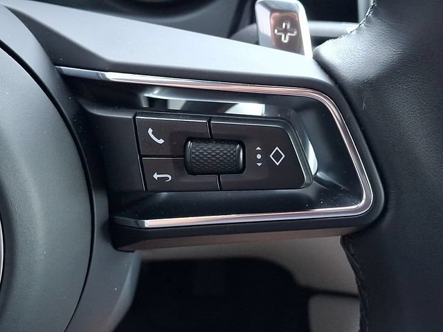 Certified 2026 Porsche Macan AWD/4WD image 26