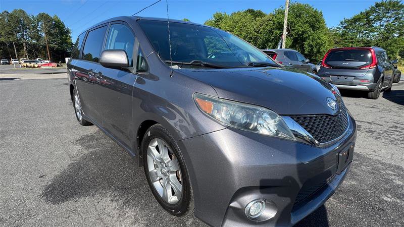 Used 2011 Toyota Sienna SE w/ Preferred Pkg FWD image 18
