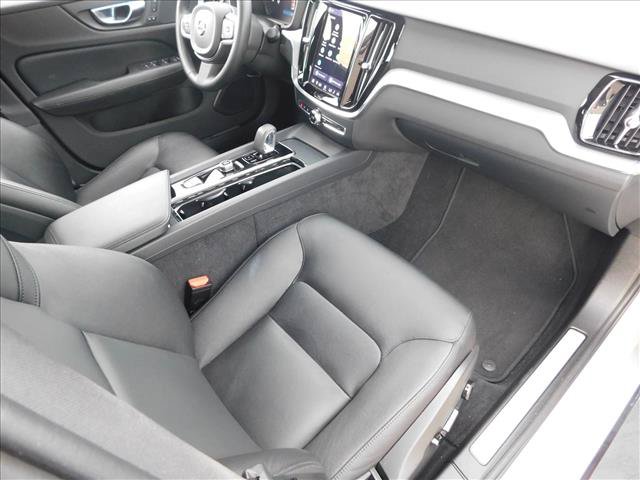 Used 2025 Volvo S60 B5 Core FWD image 28
