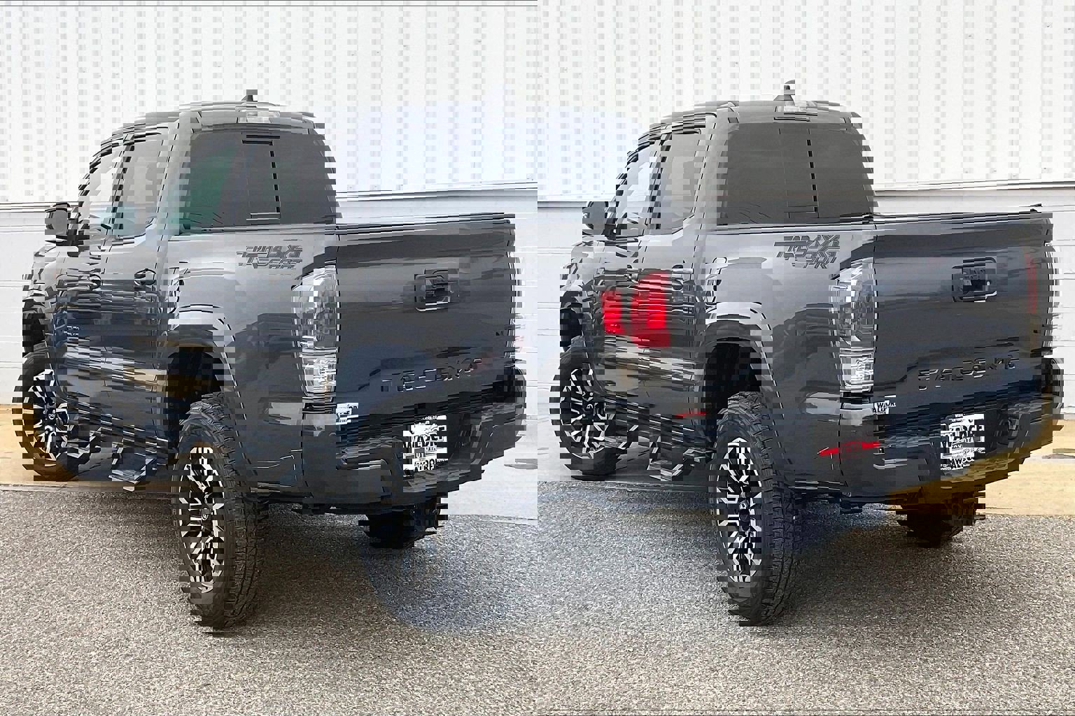 Used 2021 Toyota Tacoma TRD Sport w/ Technology Package image 15