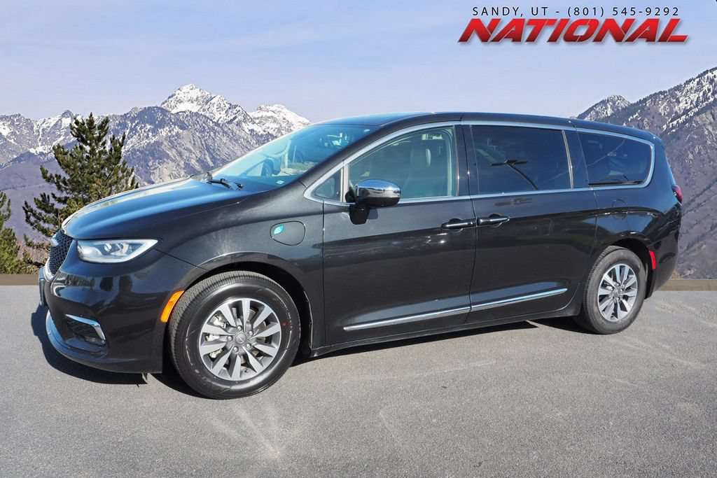 Used 2023 Chrysler Pacifica Limited