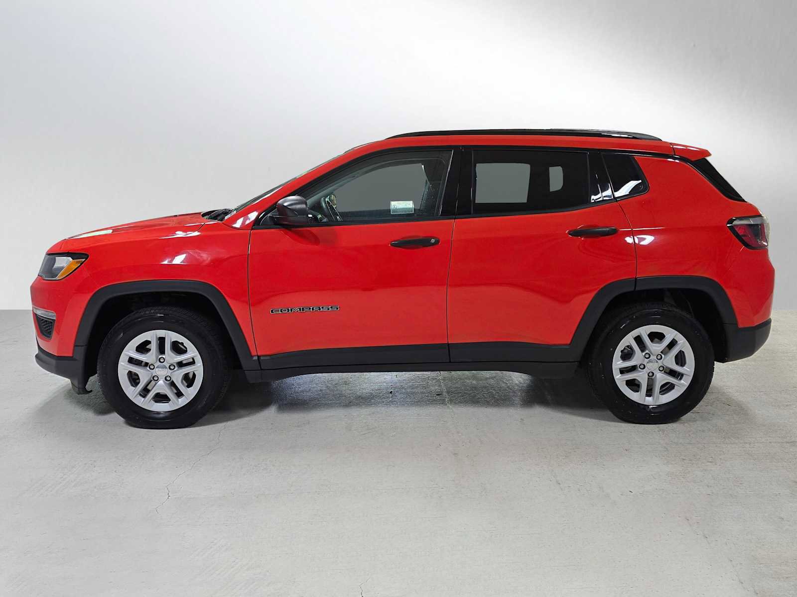 Used 2018 Jeep Compass Sport w/ Tech Group FWD image 6