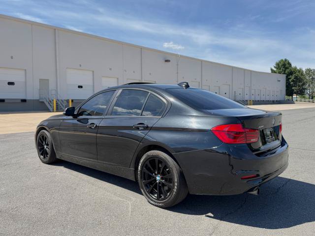 Used 2018 BMW 320i xDrive Sedan w/ Convenience Package AWD/4WD image 3