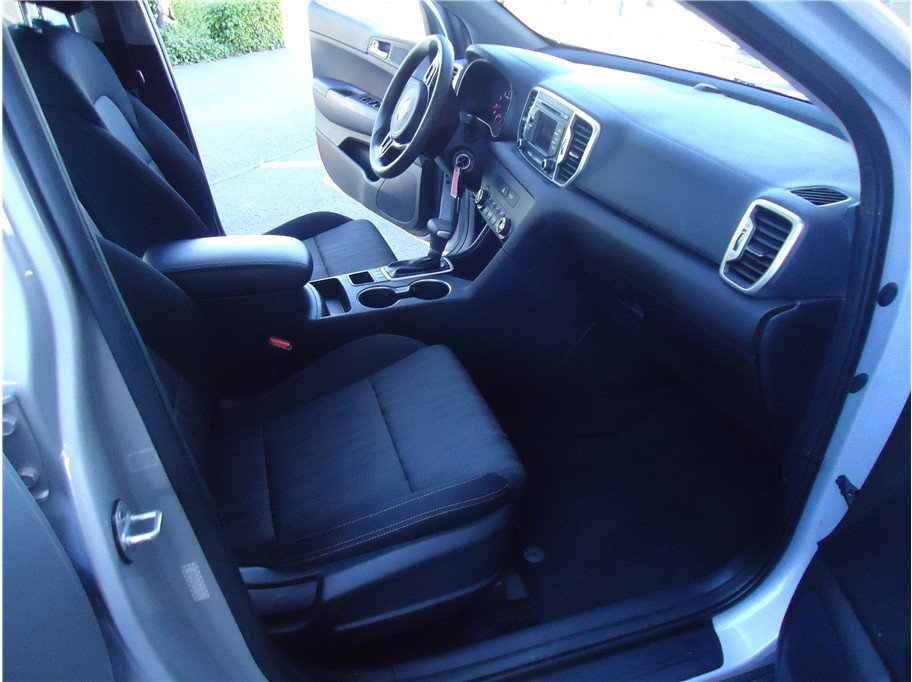 Used 2019 Kia Sportage LX AWD/4WD image 16