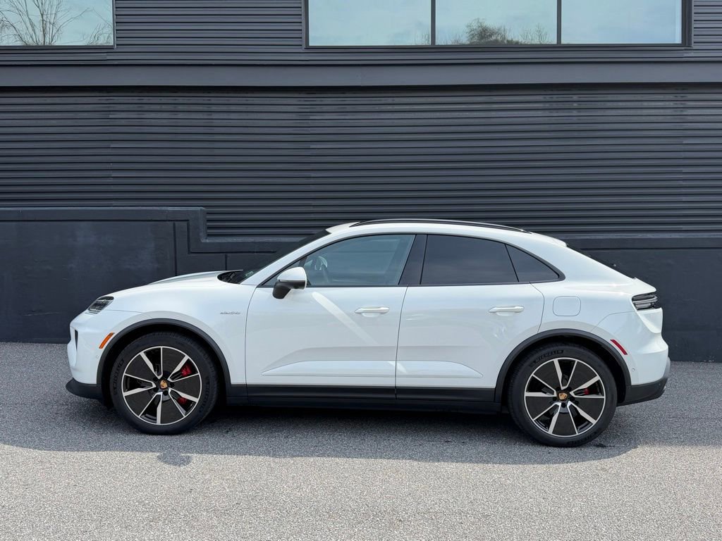 New 2025 Porsche Macan 4S Electric image 2