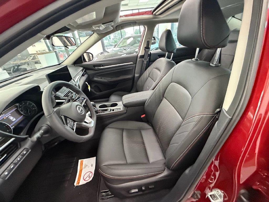 New 2026 Nissan Altima 2.5 SR w/ SR Premium Package FWD image 10