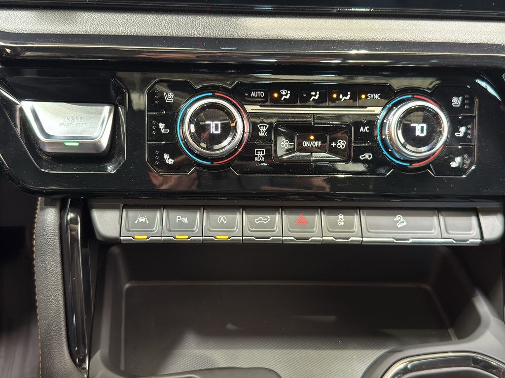 Used 2025 GMC Sierra 1500 AT4 w/ Technology Package AWD/4WD image 35