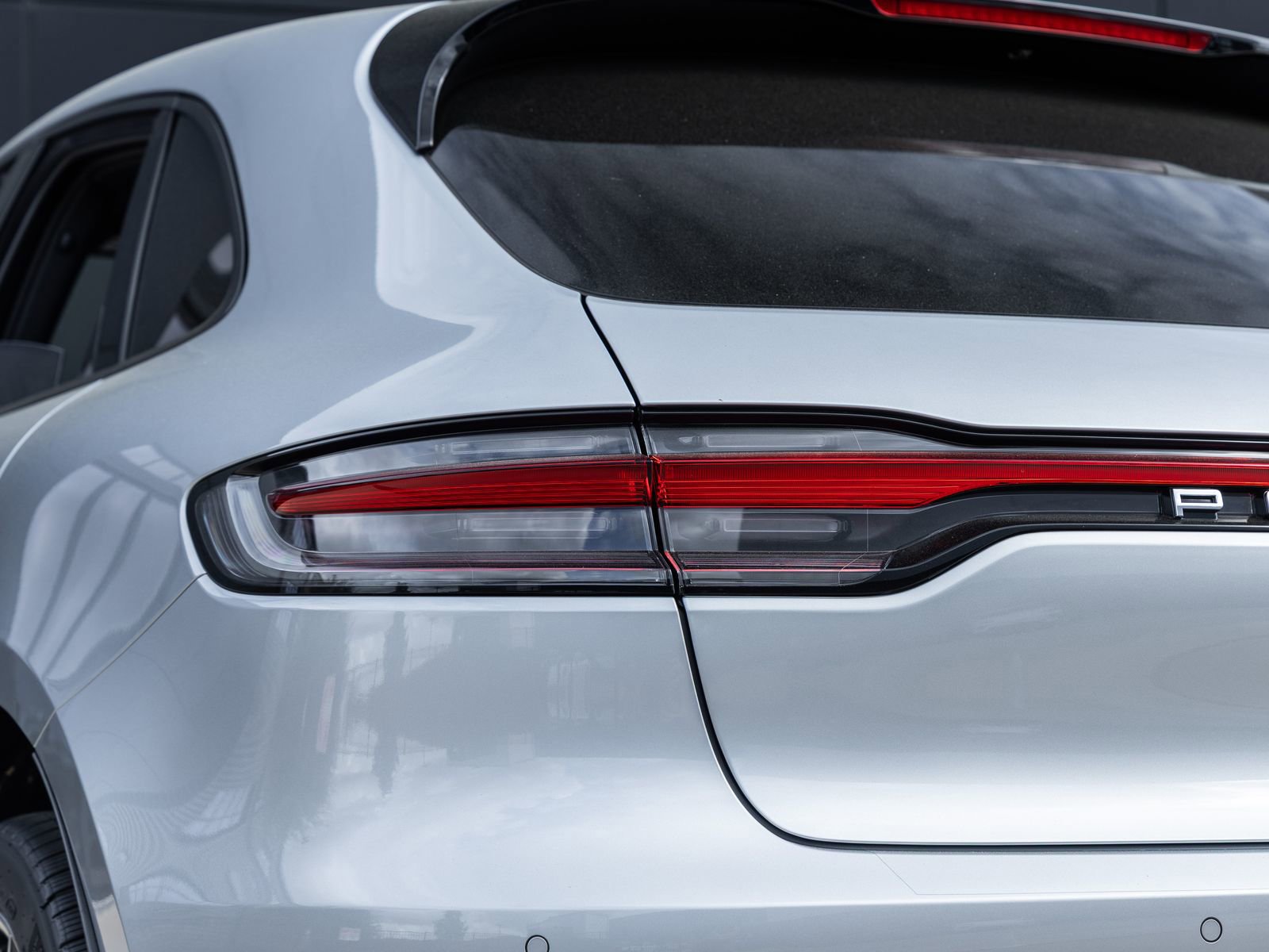 Used 2026 Porsche Macan image 16