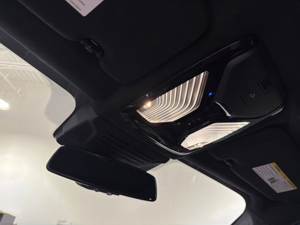 Used 2025 BMW X5 M Competition w/ Executive Package AWD/4WD image 17