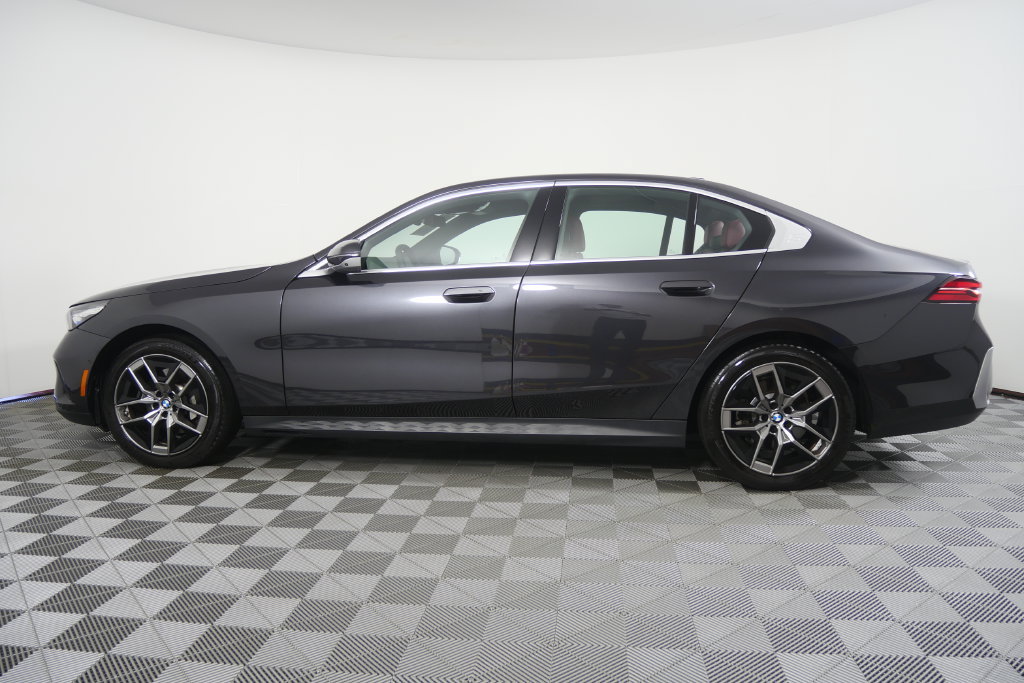 Certified 2026 BMW 530i xDrive AWD/4WD image 7