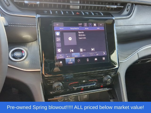 Used 2025 Jeep Grand Cherokee Laredo X AWD/4WD image 31